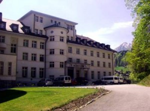 Haut - Lac International Center