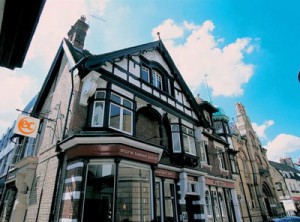 EС, Cambridge